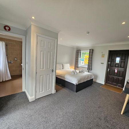 Marsh Farm Hotel Swindon Exterior photo