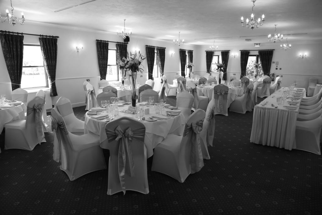 Marsh Farm Hotel Swindon Exterior photo