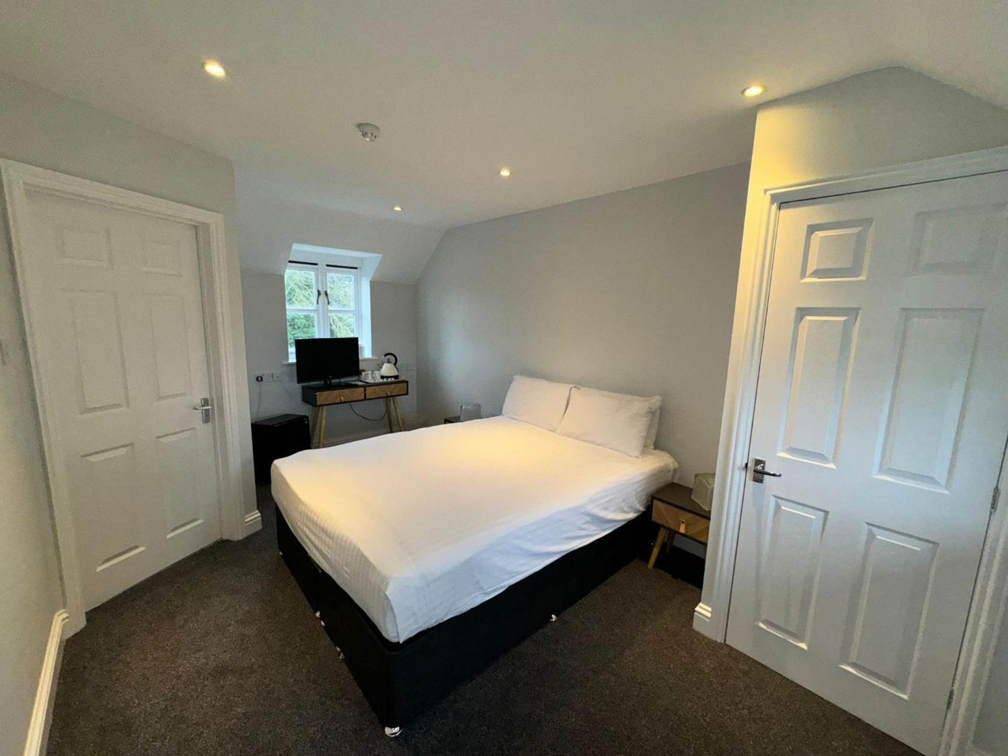 Marsh Farm Hotel Swindon Exterior photo
