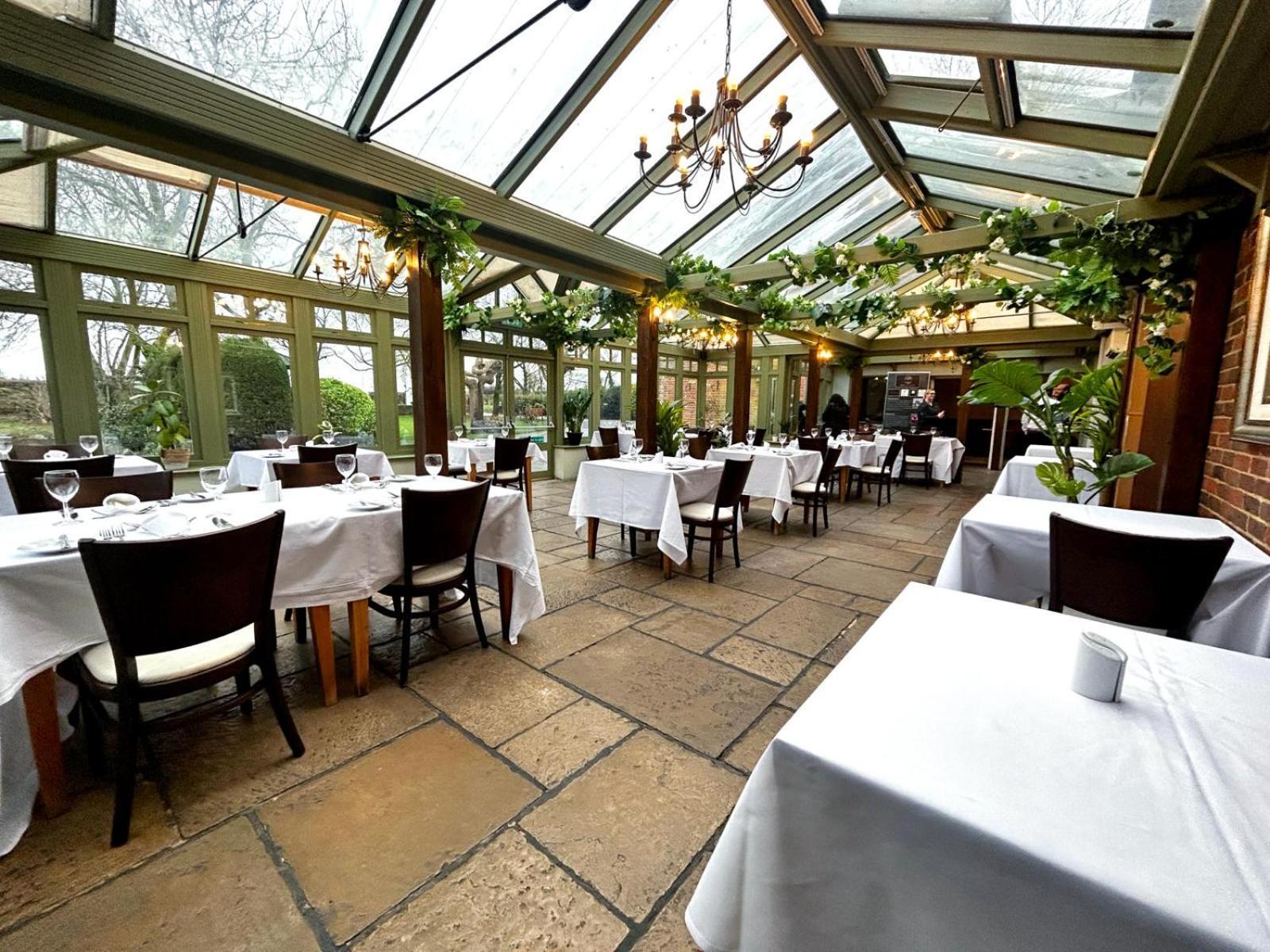Marsh Farm Hotel Swindon Exterior photo