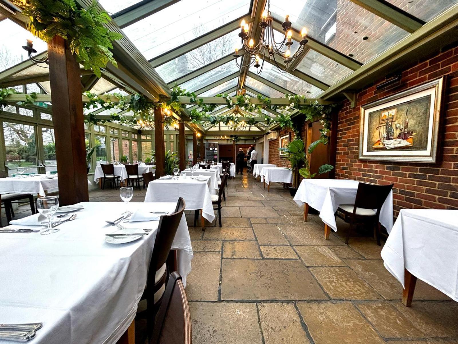 Marsh Farm Hotel Swindon Exterior photo