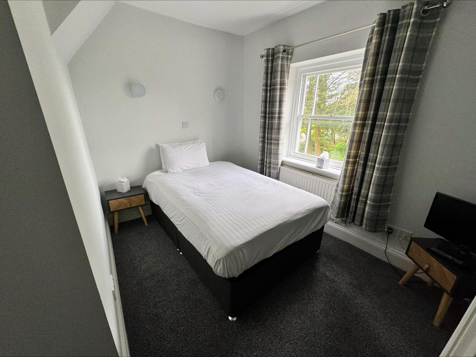 Marsh Farm Hotel Swindon Exterior photo