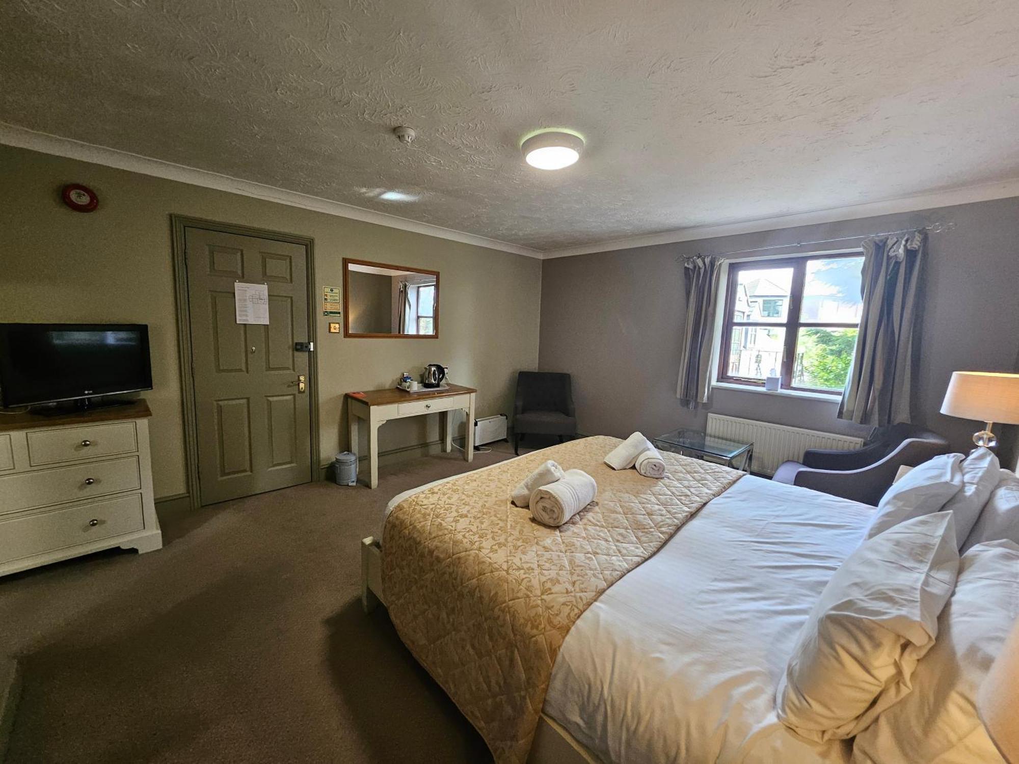 Marsh Farm Hotel Swindon Exterior photo