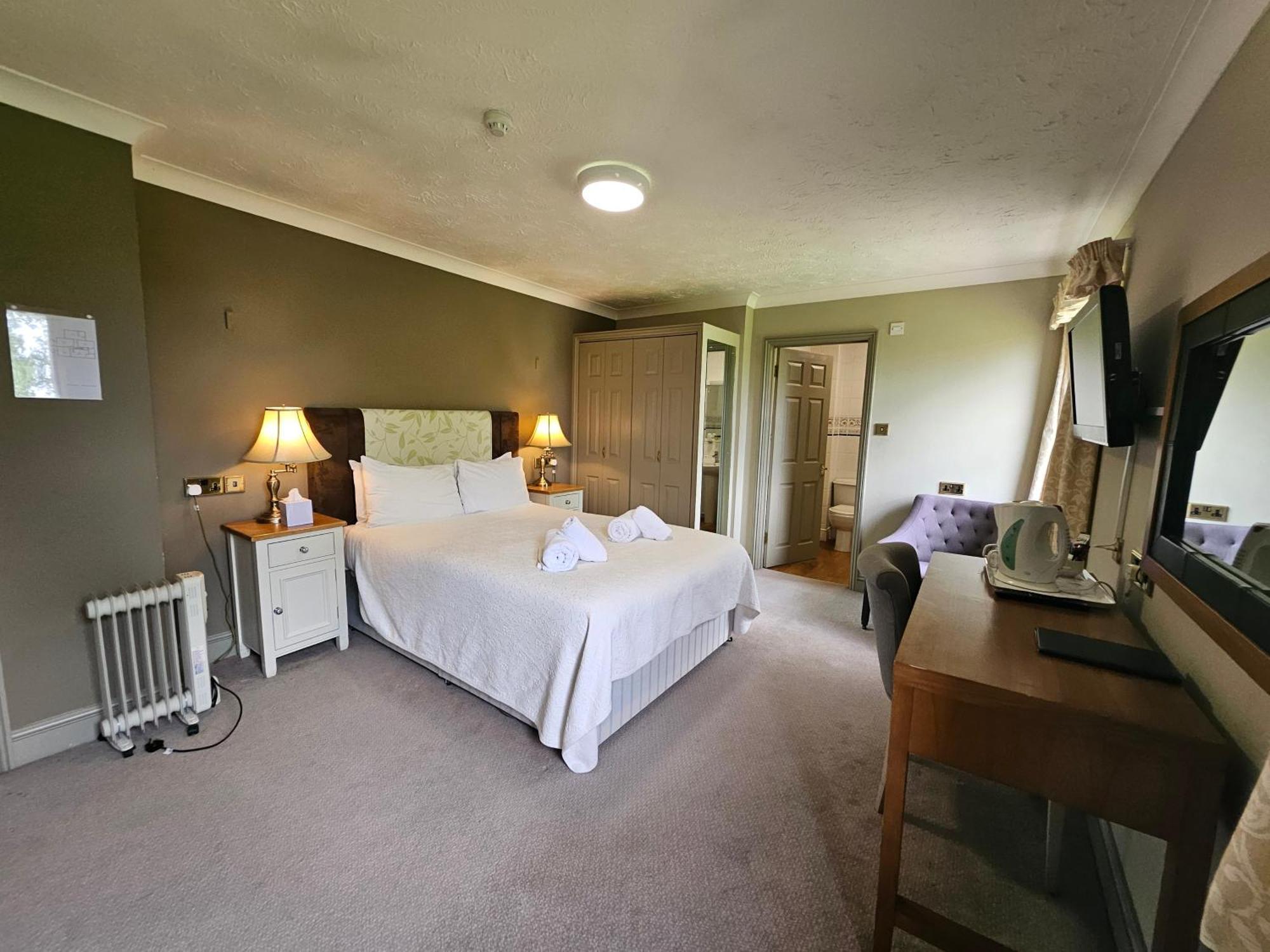 Marsh Farm Hotel Swindon Exterior photo