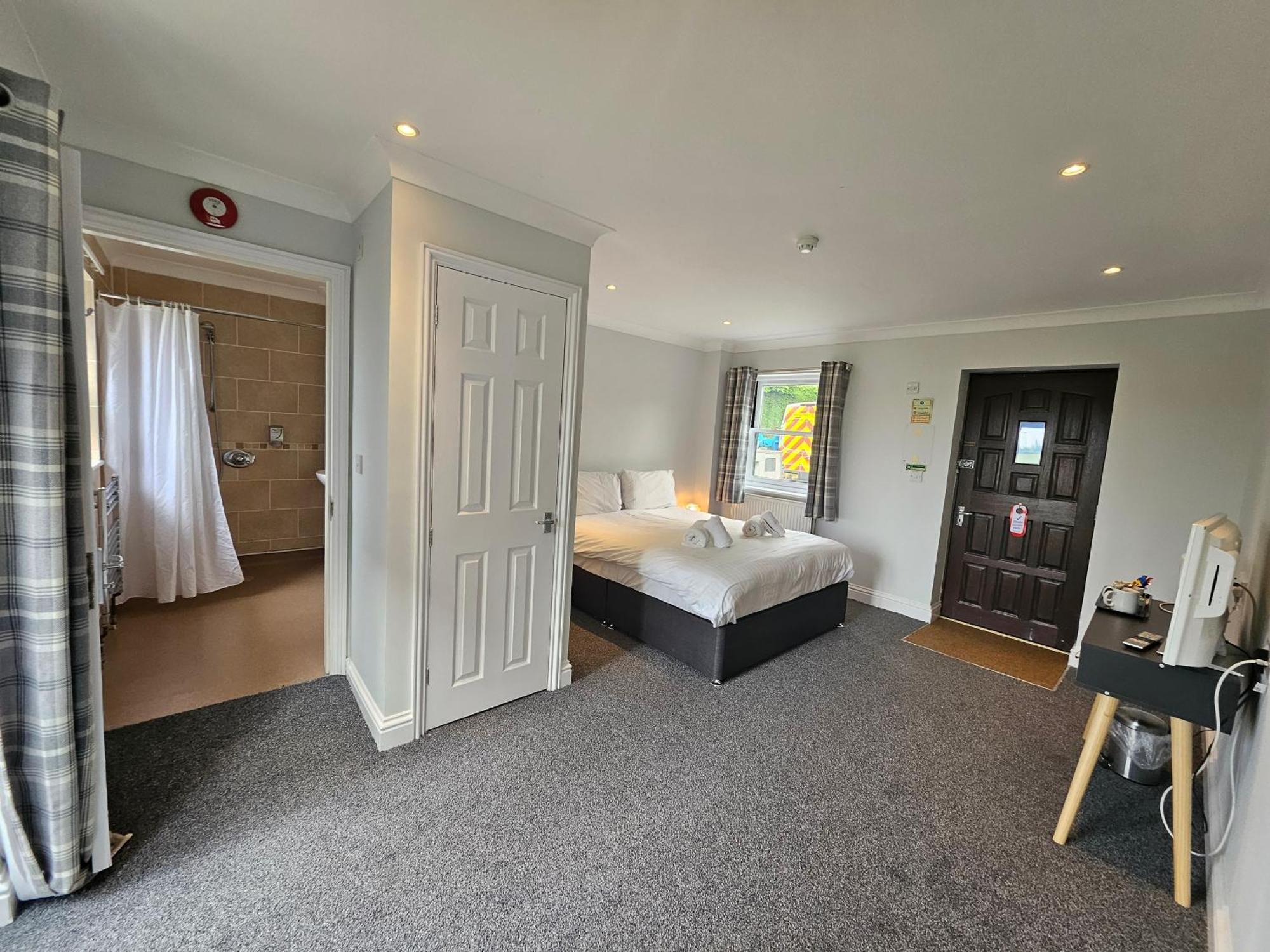 Marsh Farm Hotel Swindon Exterior photo