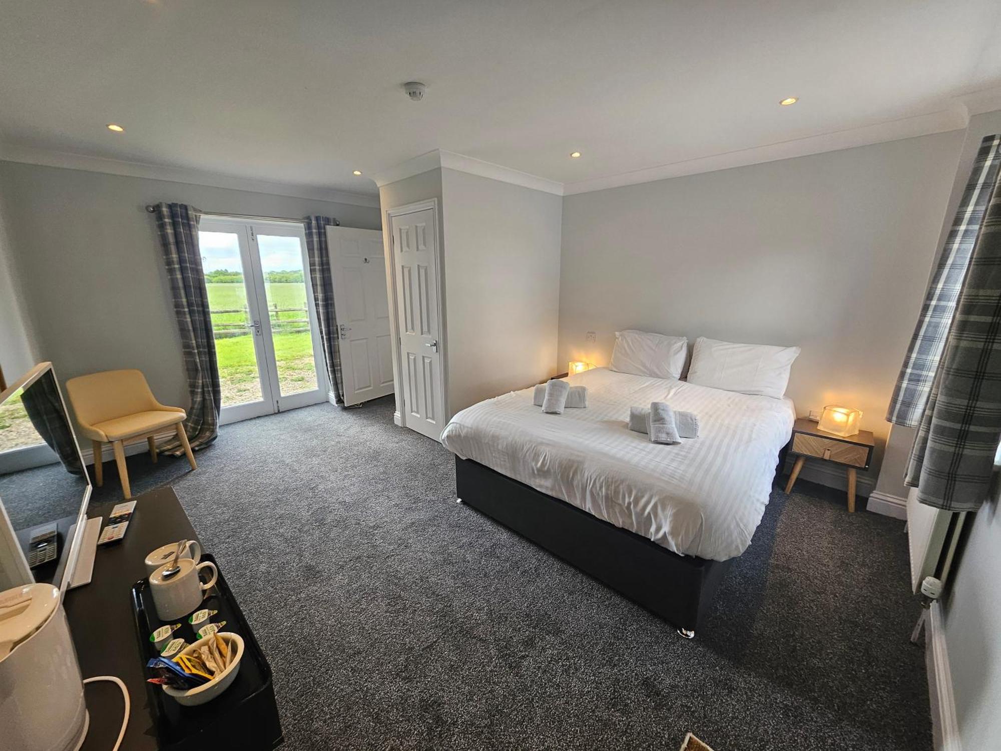 Marsh Farm Hotel Swindon Exterior photo