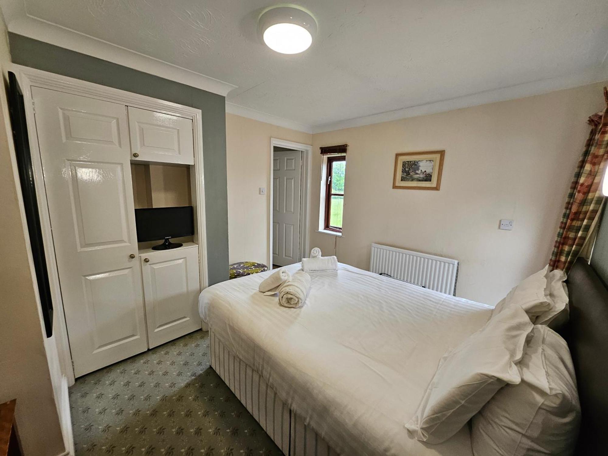 Marsh Farm Hotel Swindon Exterior photo