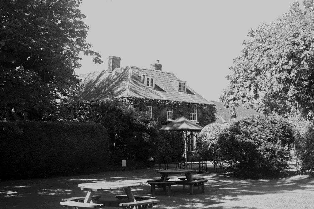 Marsh Farm Hotel Swindon Exterior photo